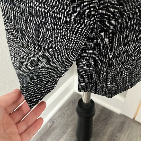 Banana Republic Plaid Casual Knee Length Pencil Skirt - Picture 4 of 15
